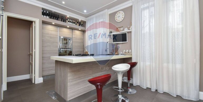 20251120181318-1002499-22