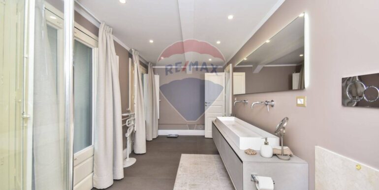 20251120184621-1002499-20