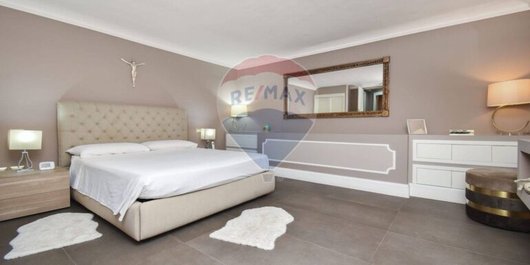 20251120184629-1002499-24