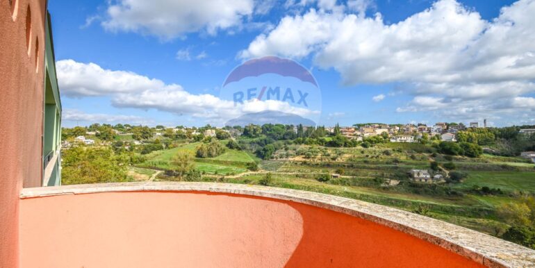 20251120195229-1002526-9