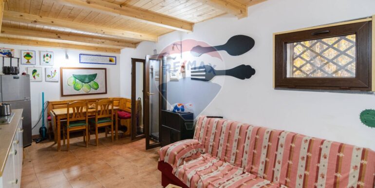 20251120214703-1002552-2