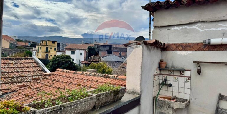 20251121120457-1002613-11