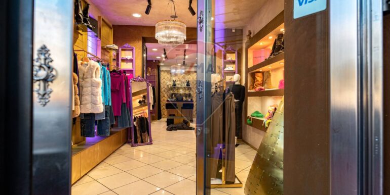 20251121120512-1002621-14