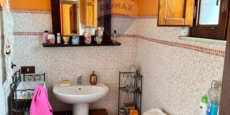 20251121120518-1002613-18