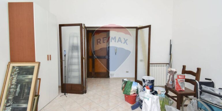 20251121192343-1002781-8