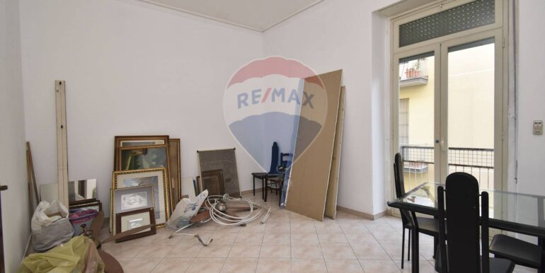 20251121192352-1002781-12