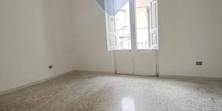 20251121211842-1002451-12