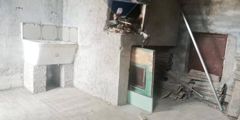 20251121211850-1002451-16