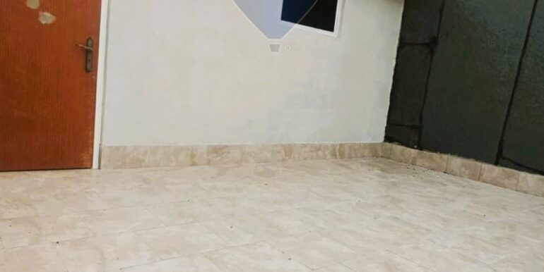 20251121211854-1002451-18