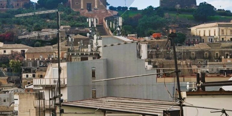 20251121211857-1002451-19