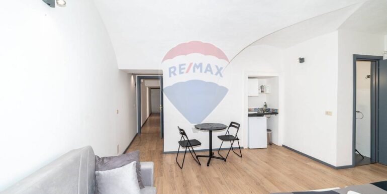 20251122203639-1002095-11