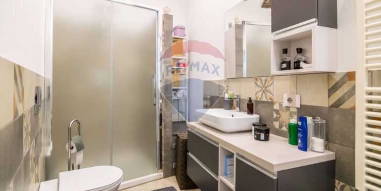 20251124110328-1000963-12