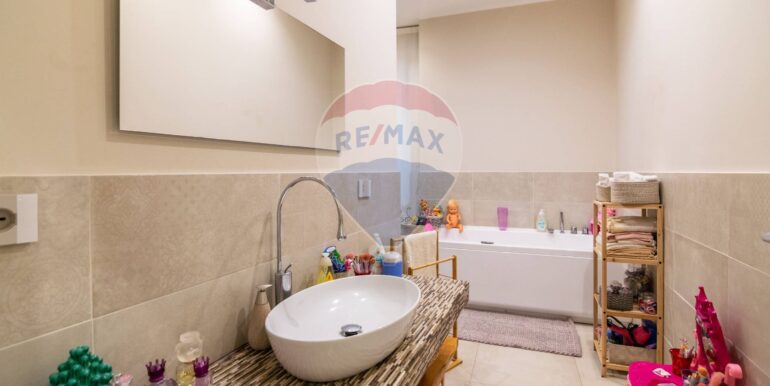 20251124110339-1000963-16