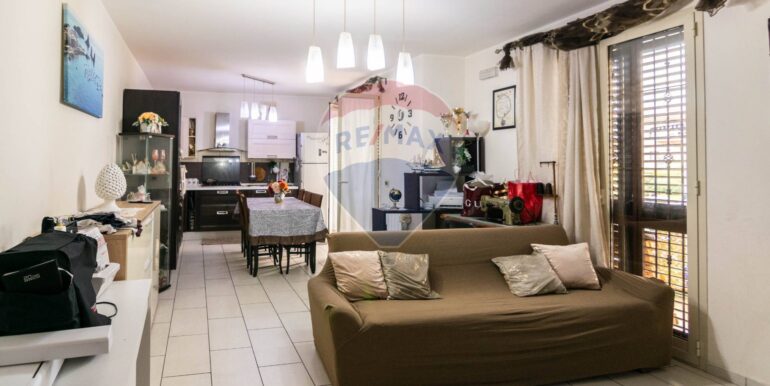 20251124112137-1002375-12