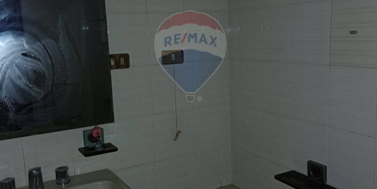 20251124174303-1003084-6