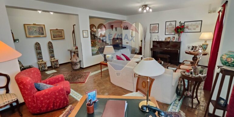 20251126120239-1003855-6