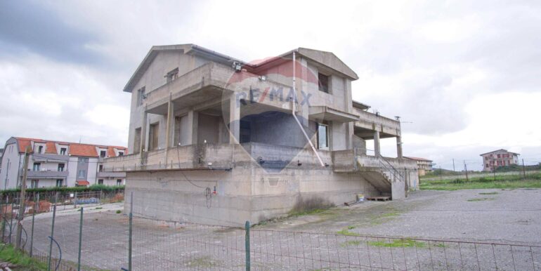 20251126125836-1003864-9