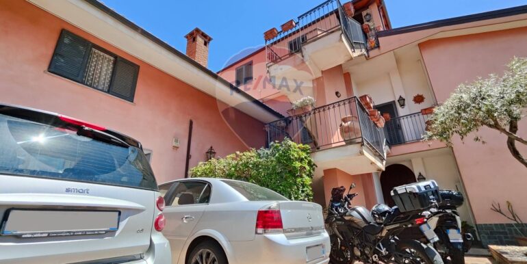 20251126220450-1003994-1