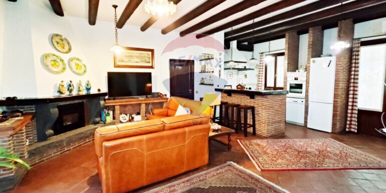 20251126220451-1003994-4