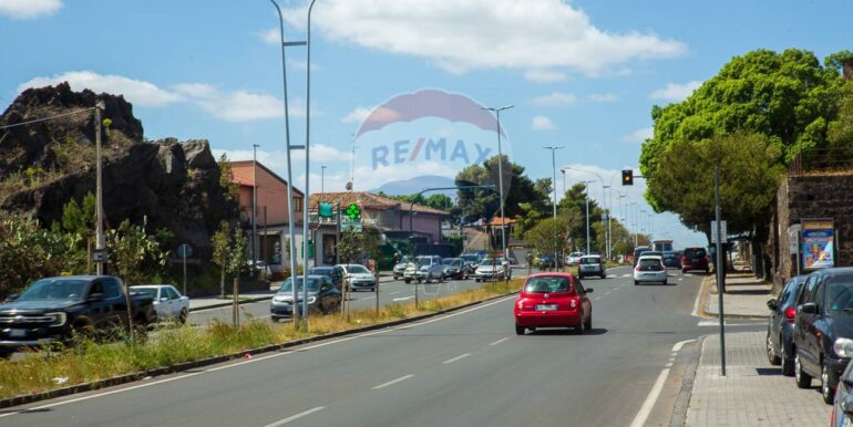 20251127163741-1004187-3