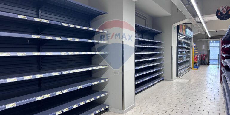 20251127180002-1004210-21