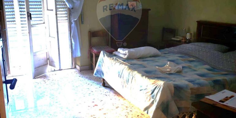 20251128160202-1005351-12