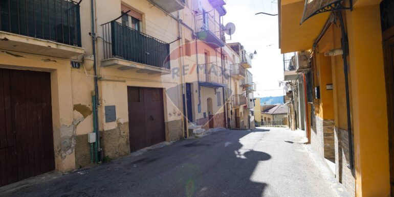 20251128164920-1005410-17