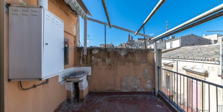 20220208194320-642028-5