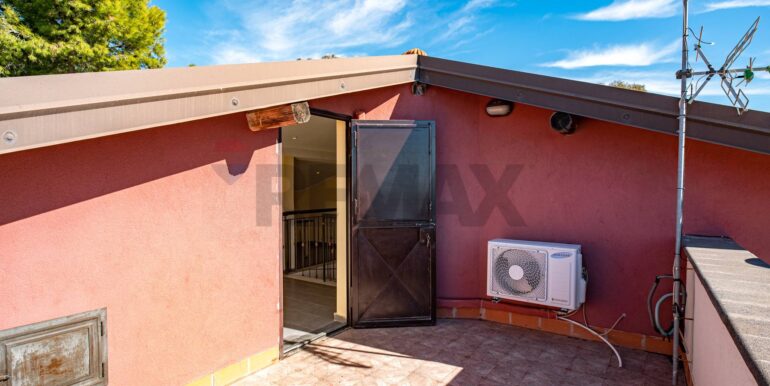 2023110432855-799935-35