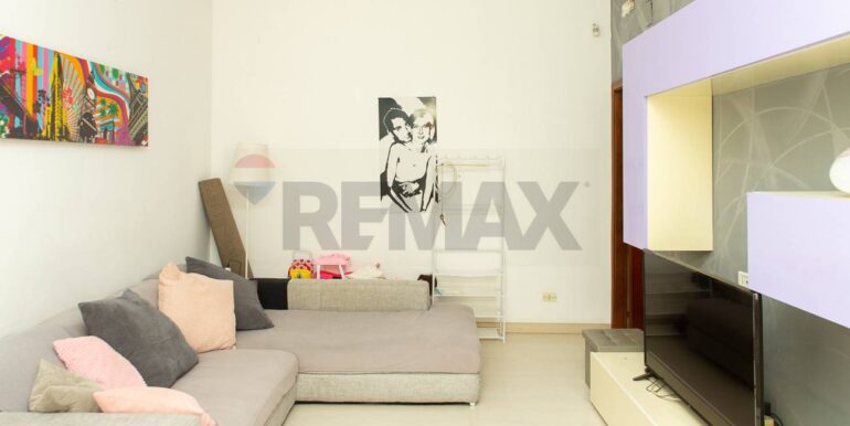 2024082781049-879662-4