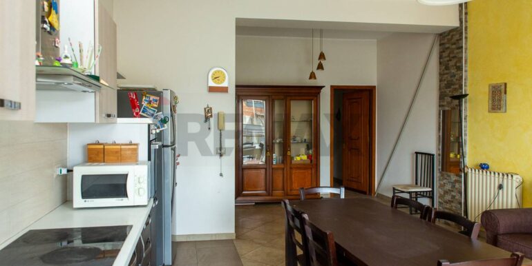 2024111483844-903281-15