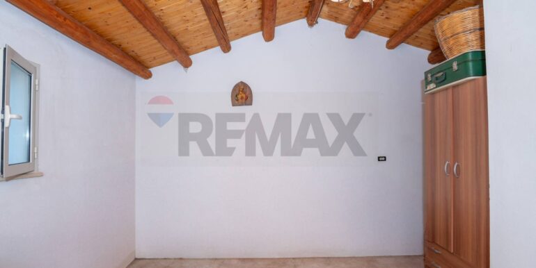 20250110111545-914826-7