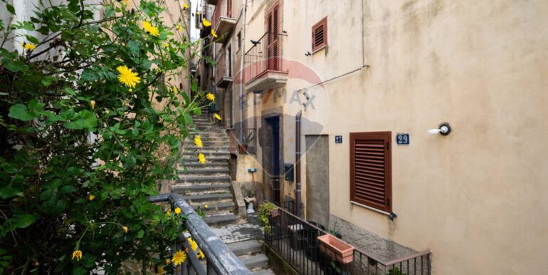 20250123182602-914391-18