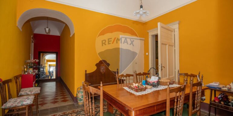 2025020883659-928100-5