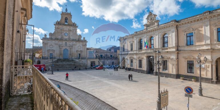 2025020883813-928100-34