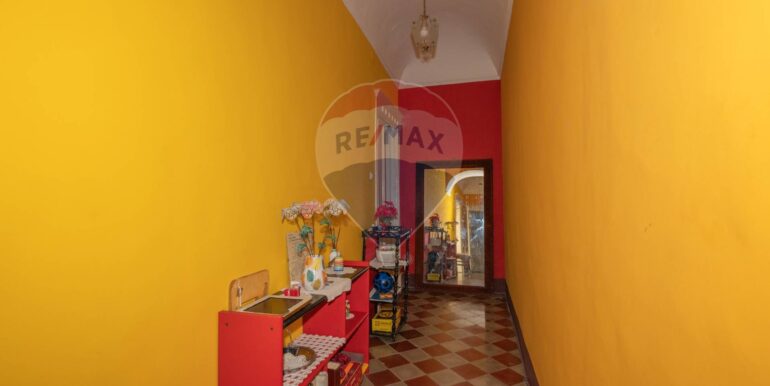 2025020883830-928100-41