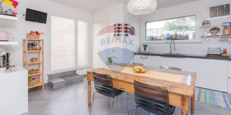 20250211115153-928745-13