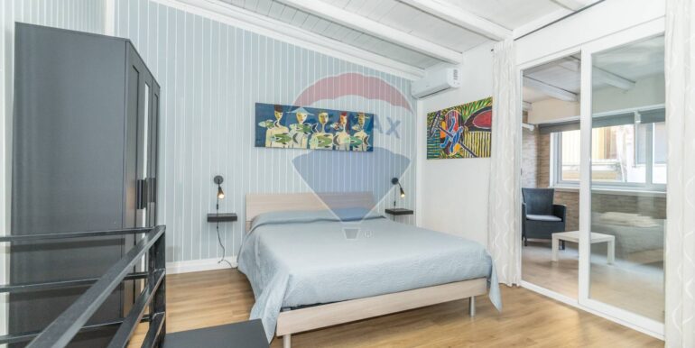 2025021492300-928477-11