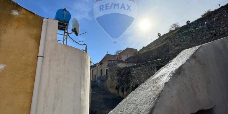 20250218175201-930390-8