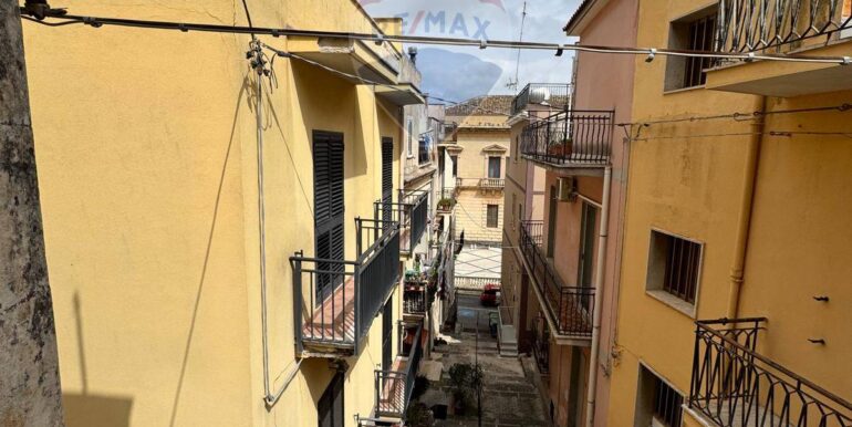 20250325110747-938716-12