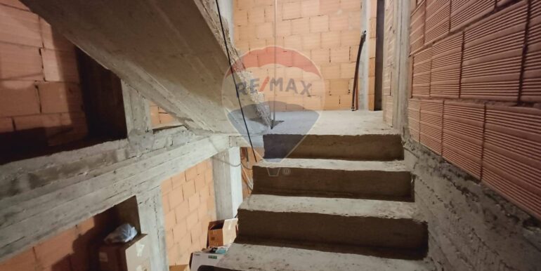 20250408184120-942406-12