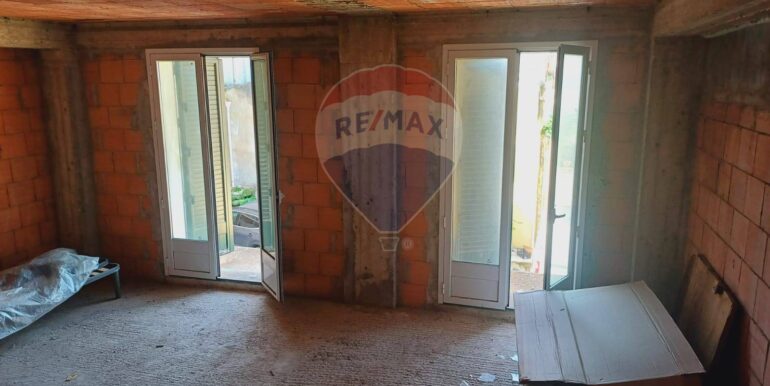 20250408184128-942406-18