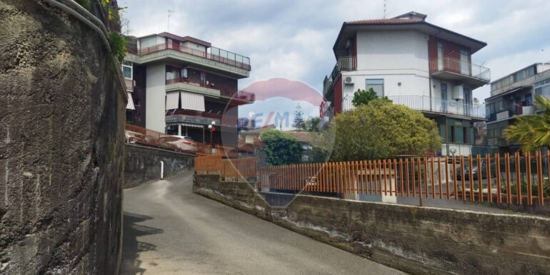 20250422215210-945061-4