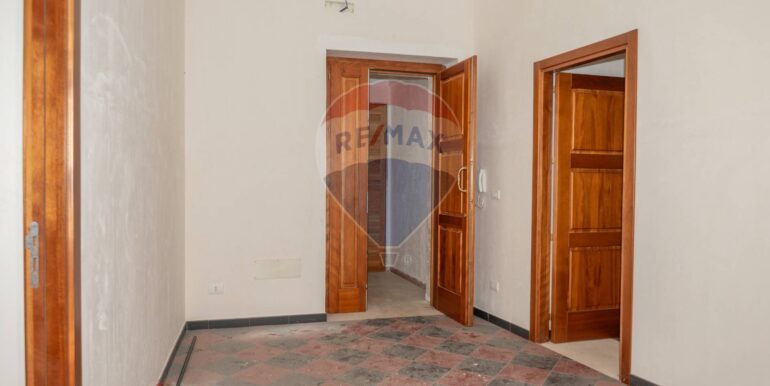 2025043092850-933686-4