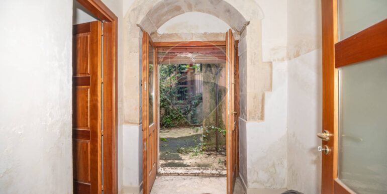 2025043092903-933686-11