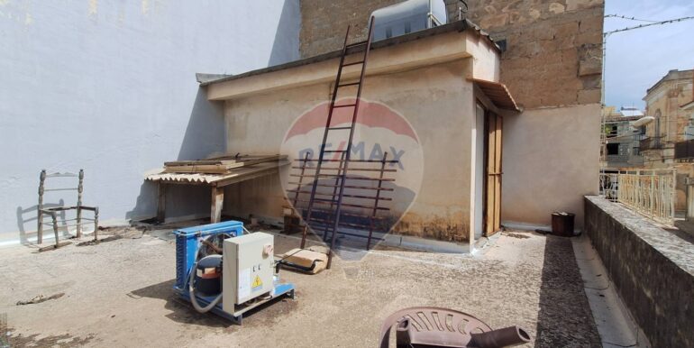 20250527185438-951928-8