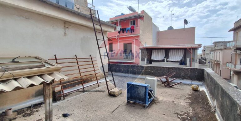 20250527185441-951928-11