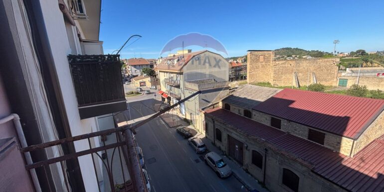 20250530161158-952867-7