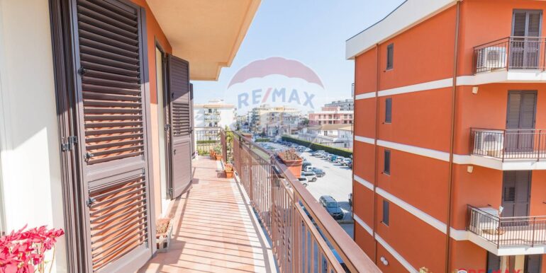 20250530193349-952975-7