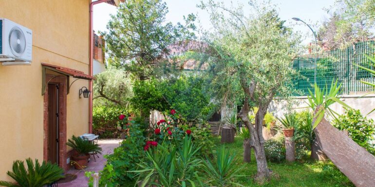 2025061092604-952432-10